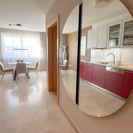 Sonntagsglück - Premium Seekirchen, Ruhiges Feriendomizil Im Grünen, Gemeinsamer Poolarea Ferienhaus
