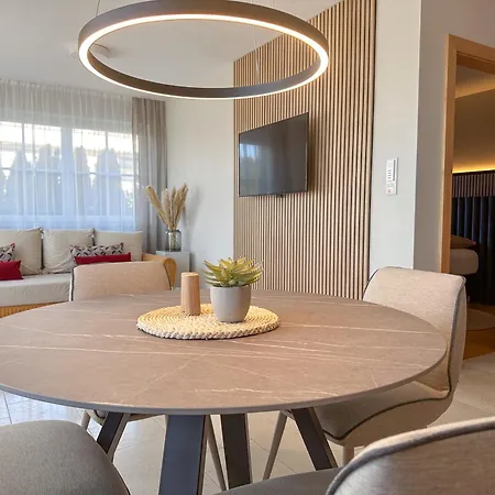 Ferienhaus Sonntagsglück - Premium Seekirchen, Ruhiges Feriendomizil Im Grünen, Gemeinsamer Poolarea *