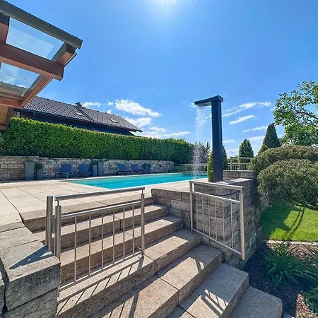 Sonntagsglück - Premium Seekirchen, Ruhiges Feriendomizil Im Grünen, Gemeinsamer Poolarea Ferienhaus