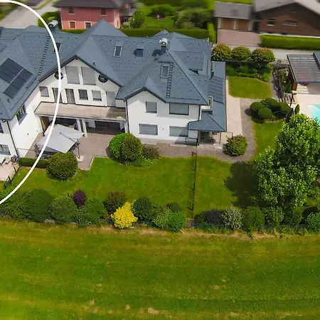 Sonntagsglück - Premium Seekirchen, Ruhiges Feriendomizil Im Grünen, Gemeinsamer Poolarea Ferienhaus *