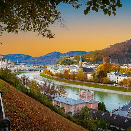 Sonntagsglück - Premium Seekirchen, Ruhiges Feriendomizil Im Grünen, Gemeinsamer Poolarea Ferienhaus