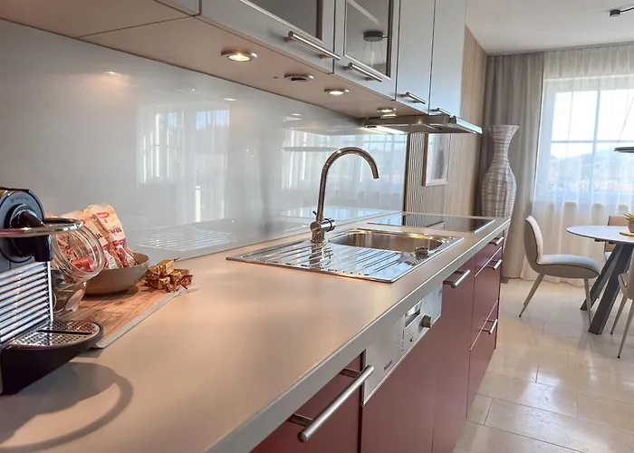 Ferienhaus Sonntagsglück - Premium Seekirchen, Ruhiges Feriendomizil Im Grünen, Gemeinsamer Poolarea Seekirchen am Wallersee