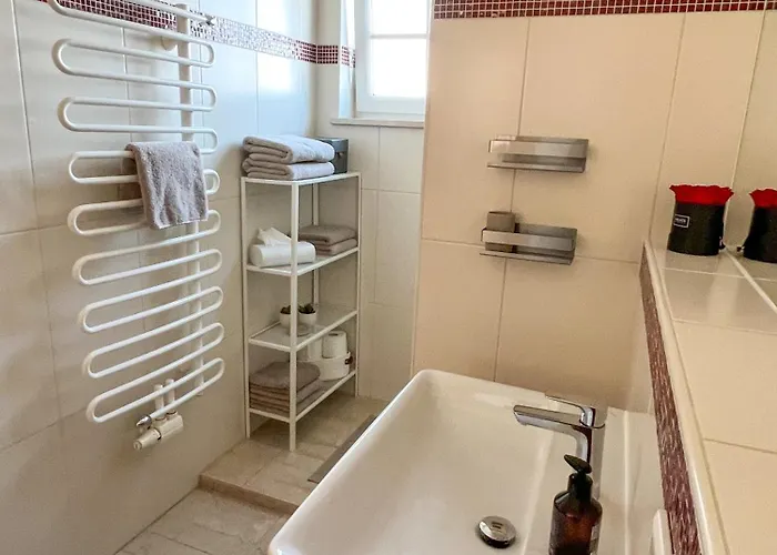 Sonntagsglück - Premium Seekirchen, Ruhiges Feriendomizil Im Grünen, Gemeinsamer Poolarea * Seekirchen am Wallersee